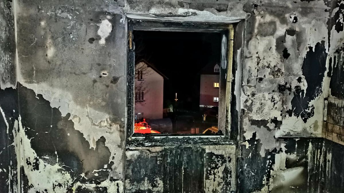 Požár domu ve Větřní vznikl od svíčky na adventním věnci